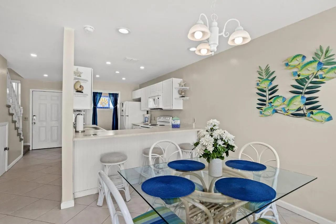 Prázdninový dům 2Bd/25Ba Gulf Front Townhome Near Pier Park! Gulf Views! Beach Access! Panama City Beach USA